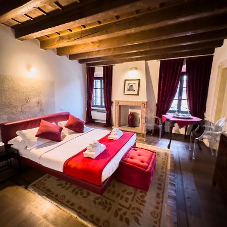 Truly Verona - Delle Erbe Suites Exterior photo