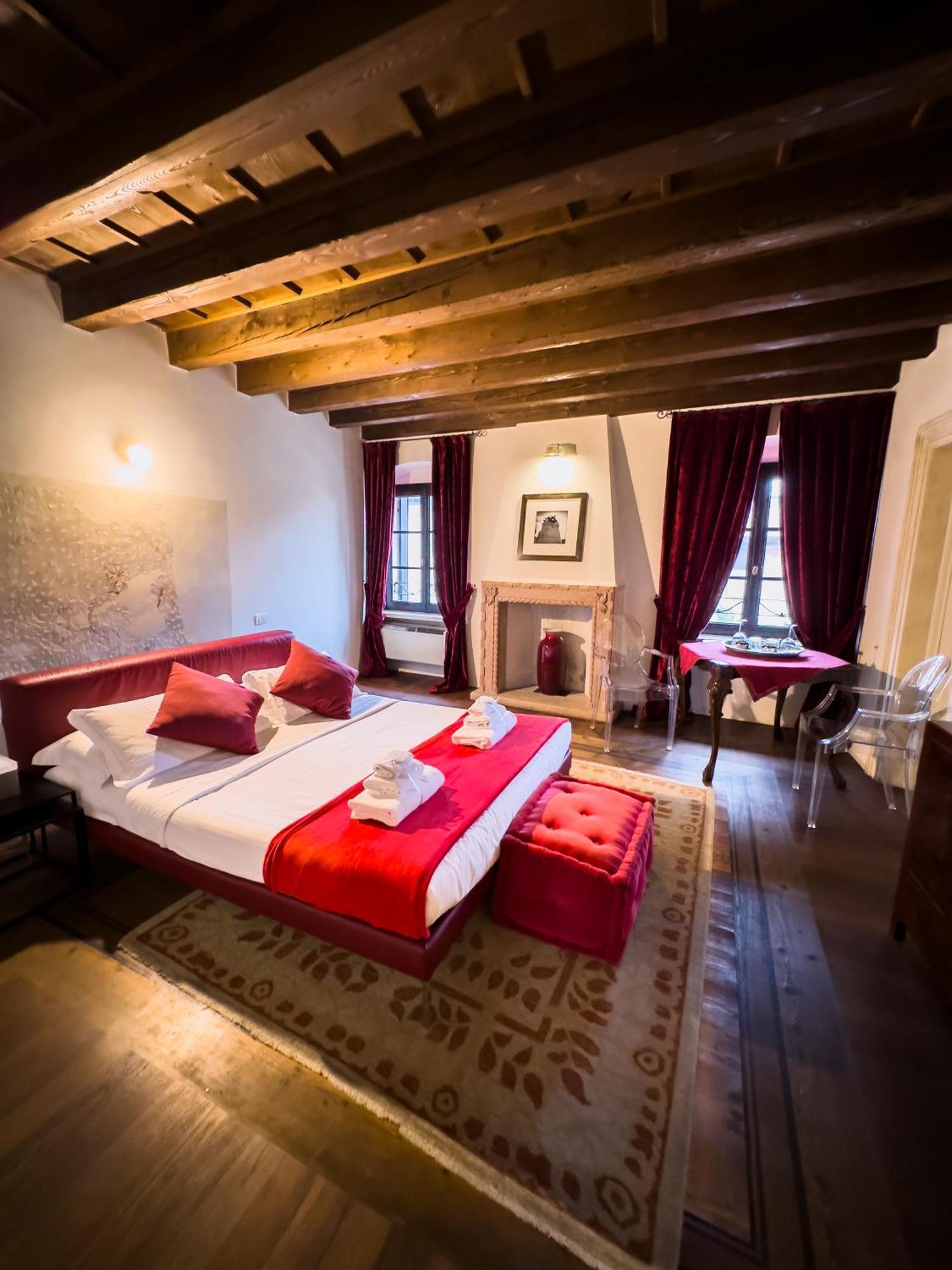 Truly Verona - Delle Erbe Suites Exterior photo