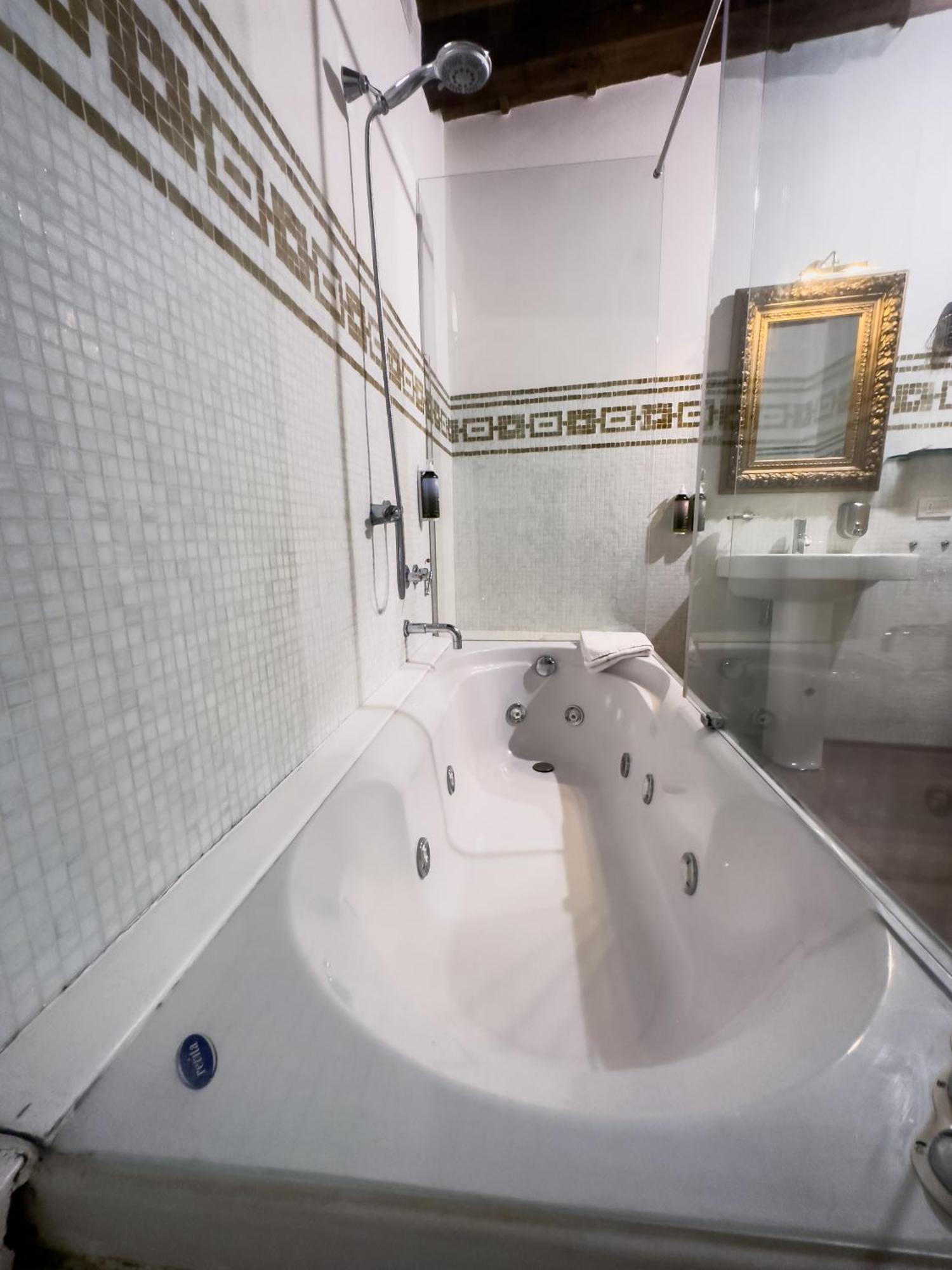 Truly Verona - Delle Erbe Suites Exterior photo