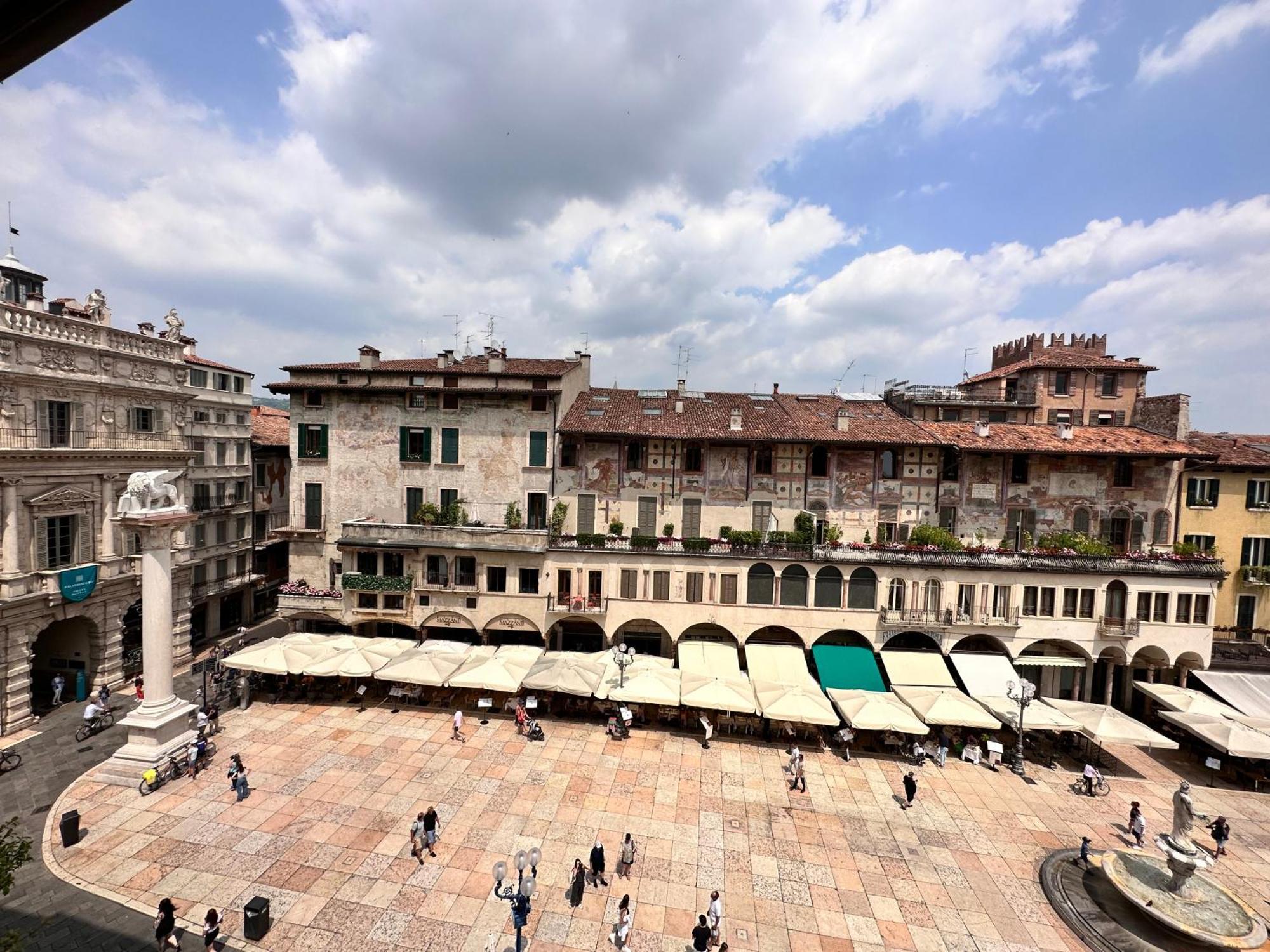Truly Verona - Delle Erbe Suites Exterior photo